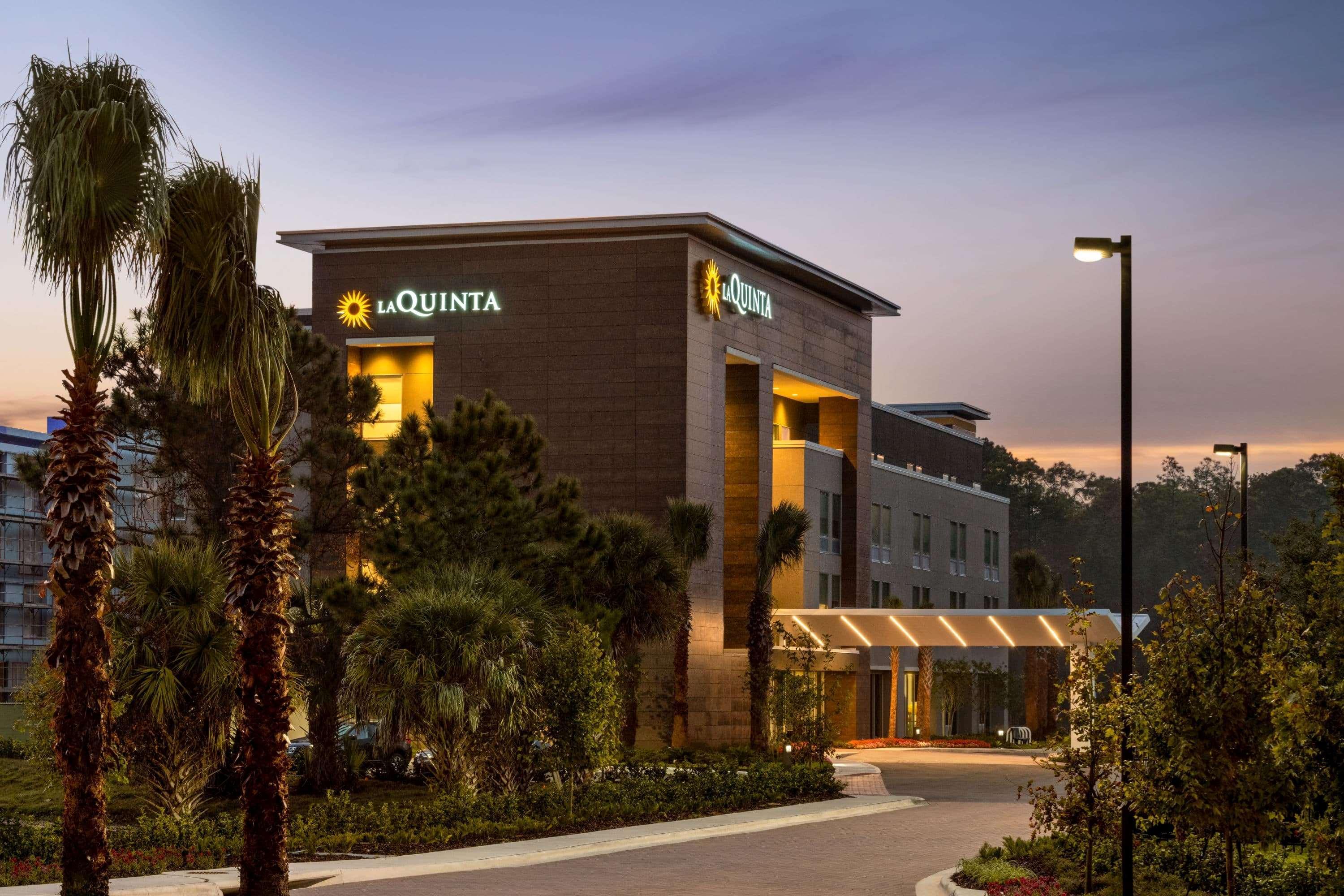 La Quinta Inn & Suites By Wyndham Orlando I-Drive Theme Parks Williamsburg エクステリア 写真
