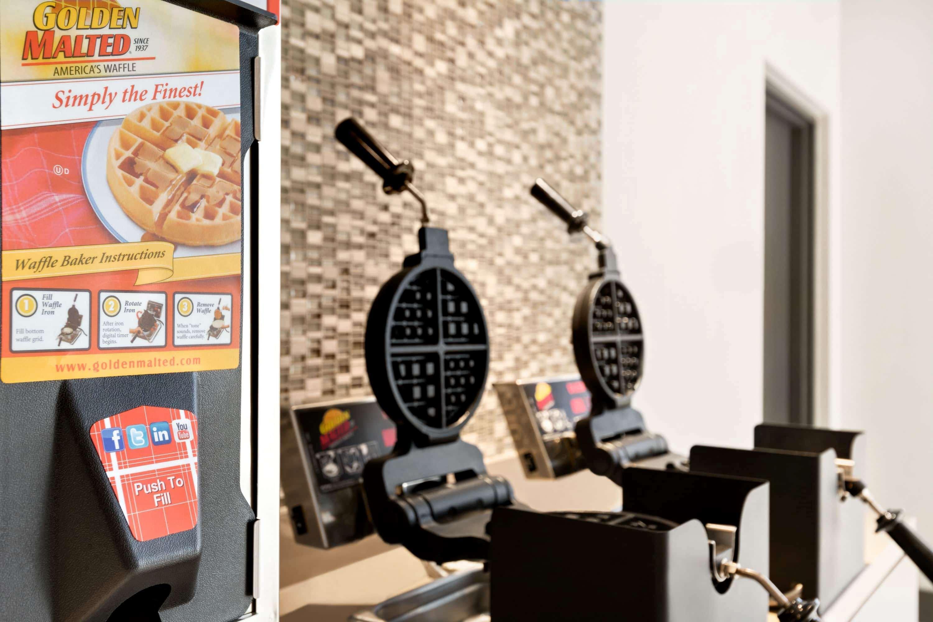 La Quinta Inn & Suites By Wyndham Orlando I-Drive Theme Parks Williamsburg エクステリア 写真