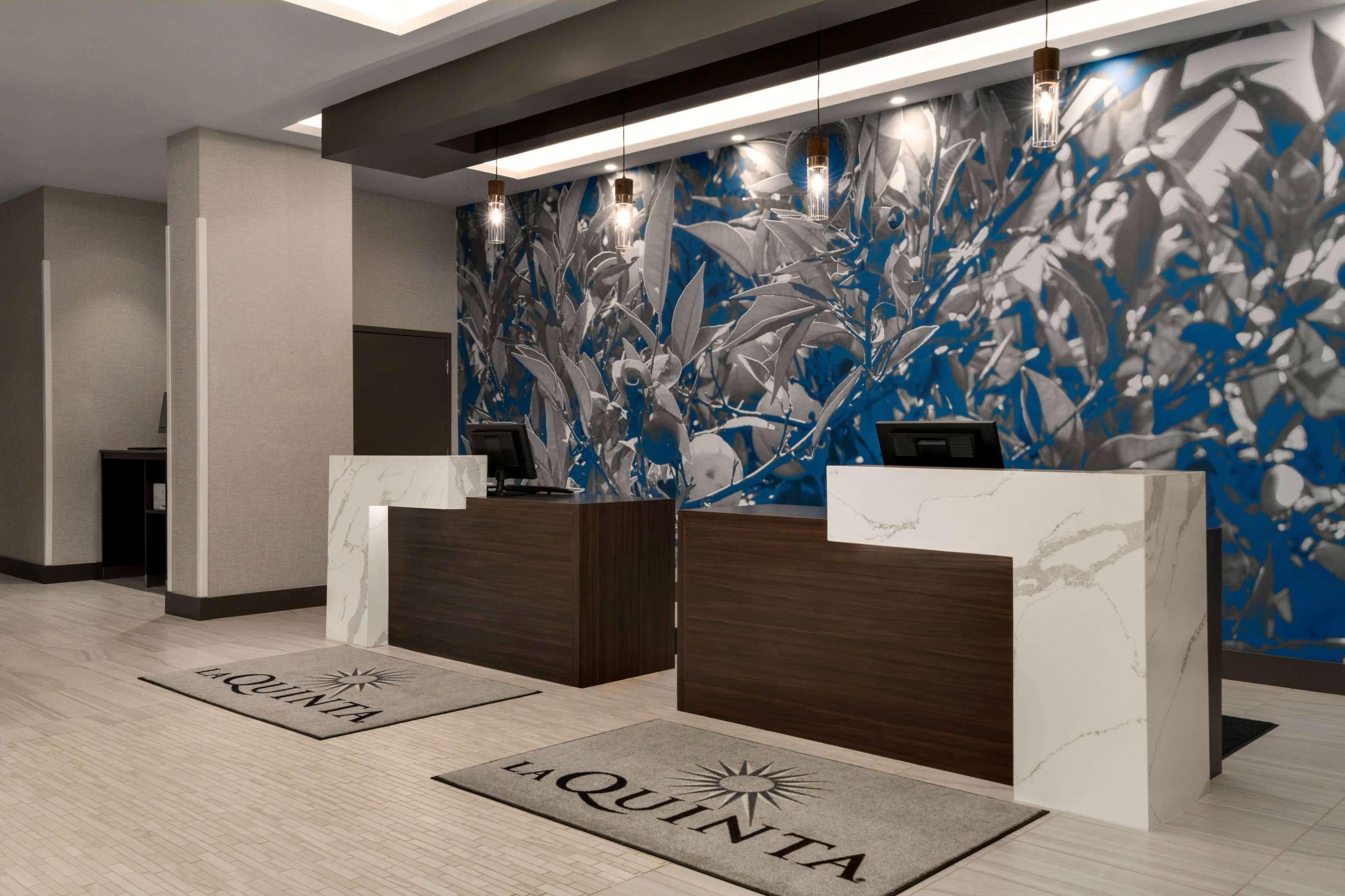 La Quinta Inn & Suites By Wyndham Orlando I-Drive Theme Parks Williamsburg エクステリア 写真