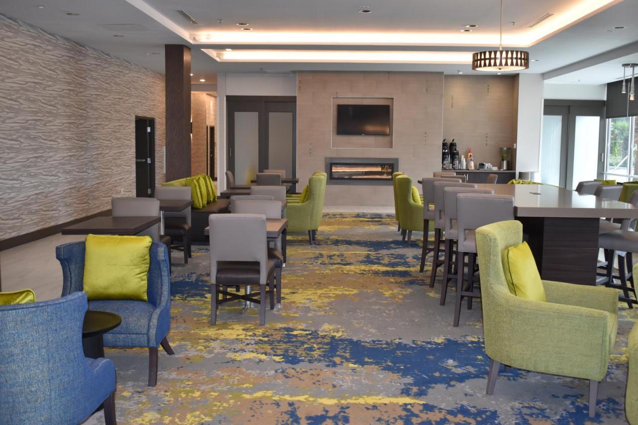 La Quinta Inn & Suites By Wyndham Orlando I-Drive Theme Parks Williamsburg エクステリア 写真